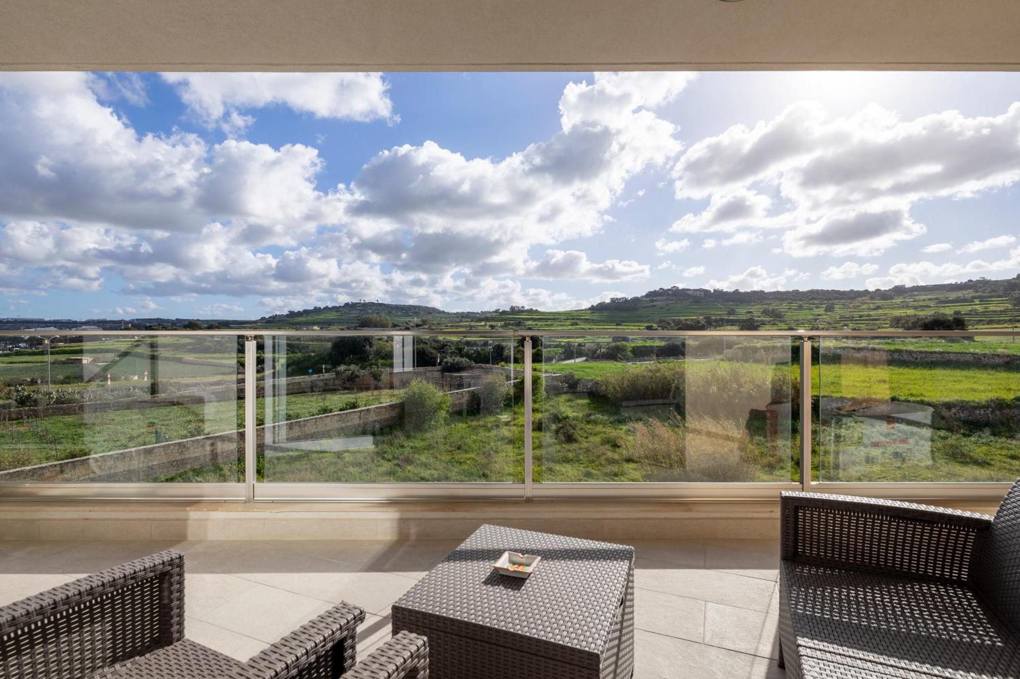 Modern & Spacious 2Br Apartment With Country Views - Close To Xemxija Bay San Pawl il-Baħar Extérieur photo
